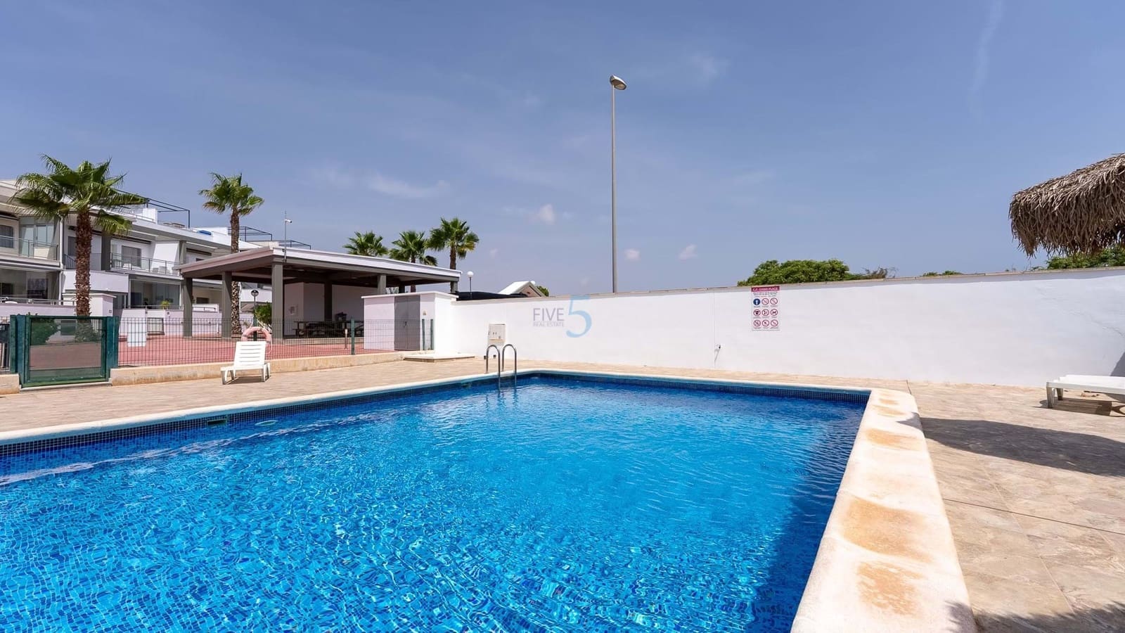 2 soveværelse Lejlighed til salg i La Florida med swimmingpool garage - € 194.000 (Ref: 9147708)