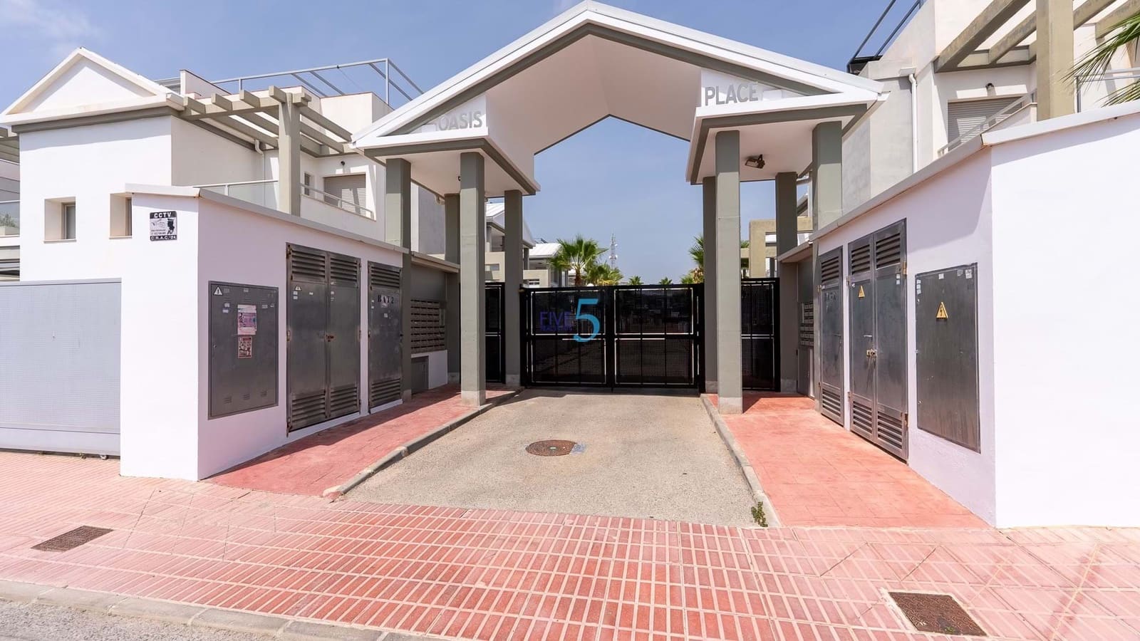 2 soveværelse Lejlighed til salg i La Florida med swimmingpool garage - € 194.000 (Ref: 9147708)