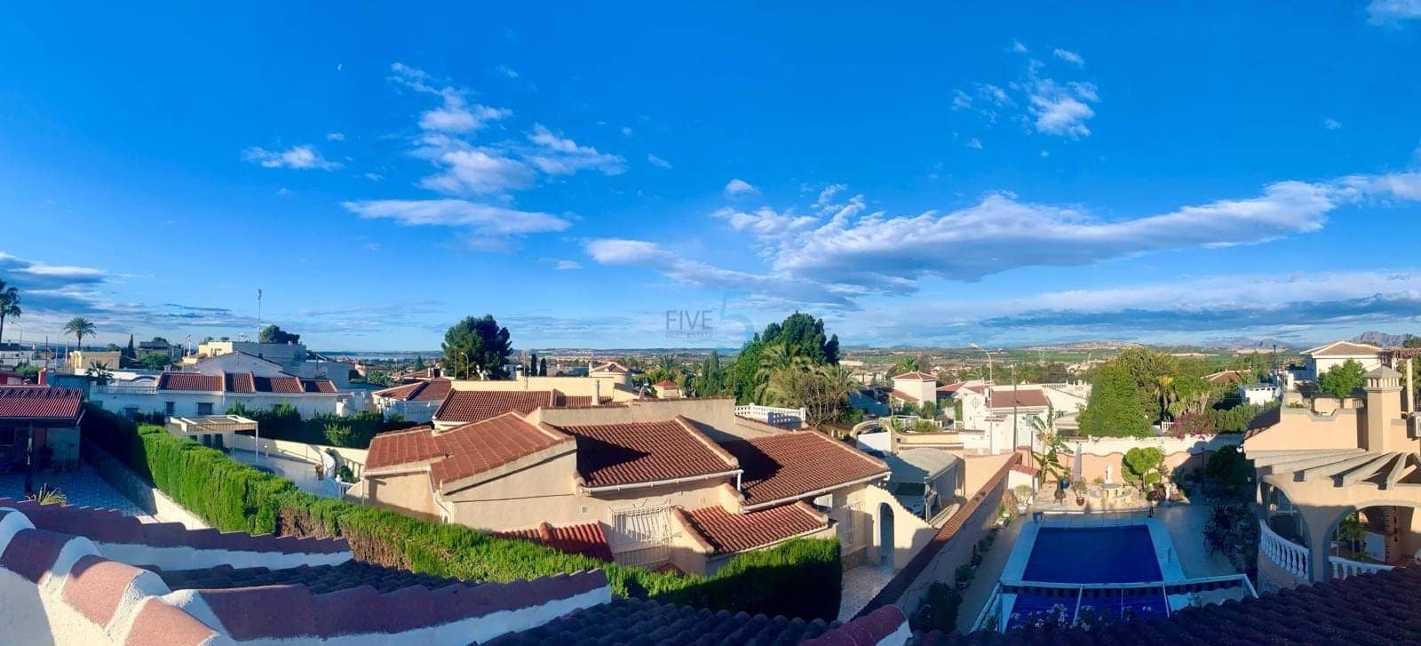 Chalet de 4 habitaciones en Ciudad Quesada en venta con piscina garaje - 575.000 € (Ref: 9150980)