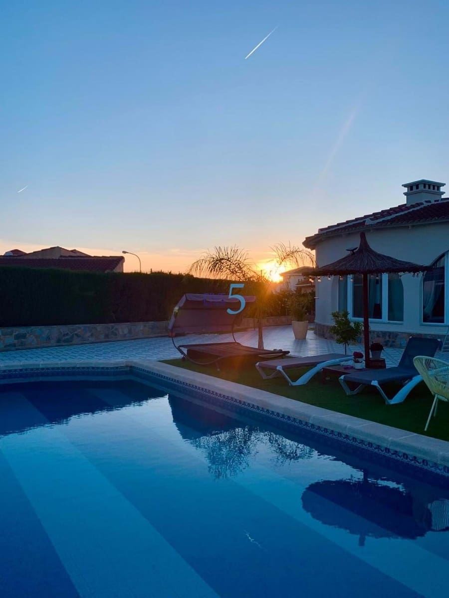 Chalet de 4 habitaciones en Ciudad Quesada en venta con piscina garaje - 575.000 € (Ref: 9150980)