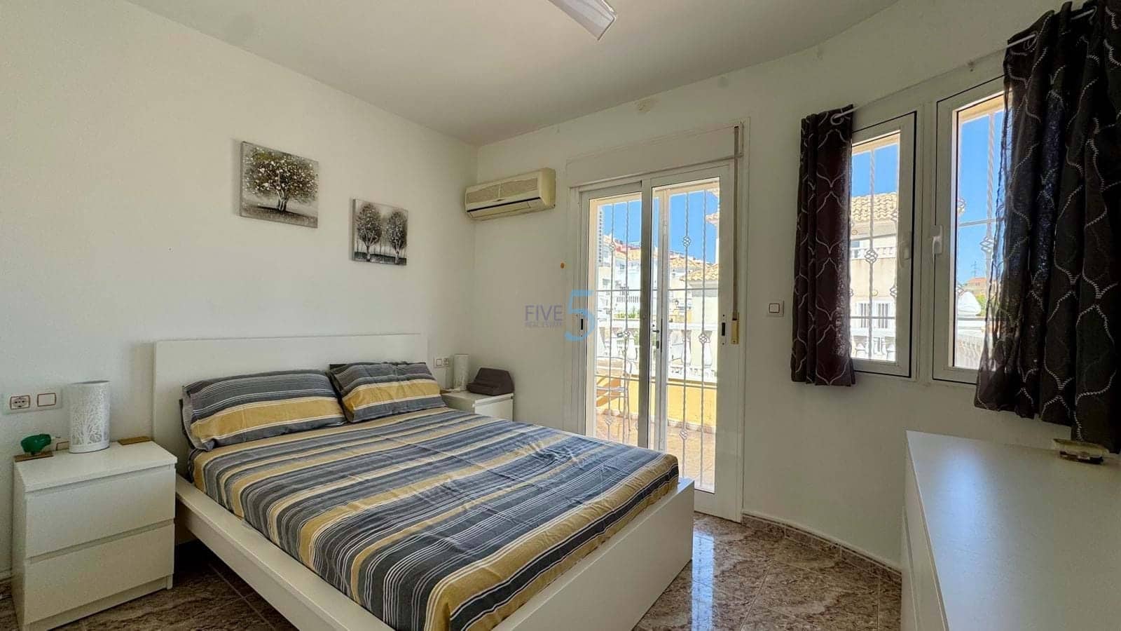 3 makuuhuone Huoneisto myytävänä paikassa Villamartin mukana uima-altaan 
autotalli - 165 000 € (Ref: 9154611)