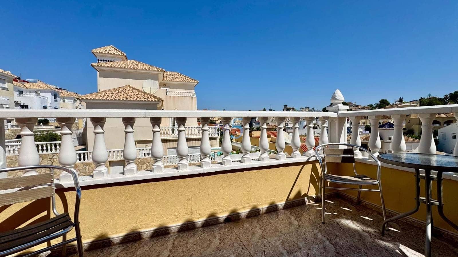 3 makuuhuone Huoneisto myytävänä paikassa Villamartin mukana uima-altaan 
autotalli - 165 000 € (Ref: 9154611)