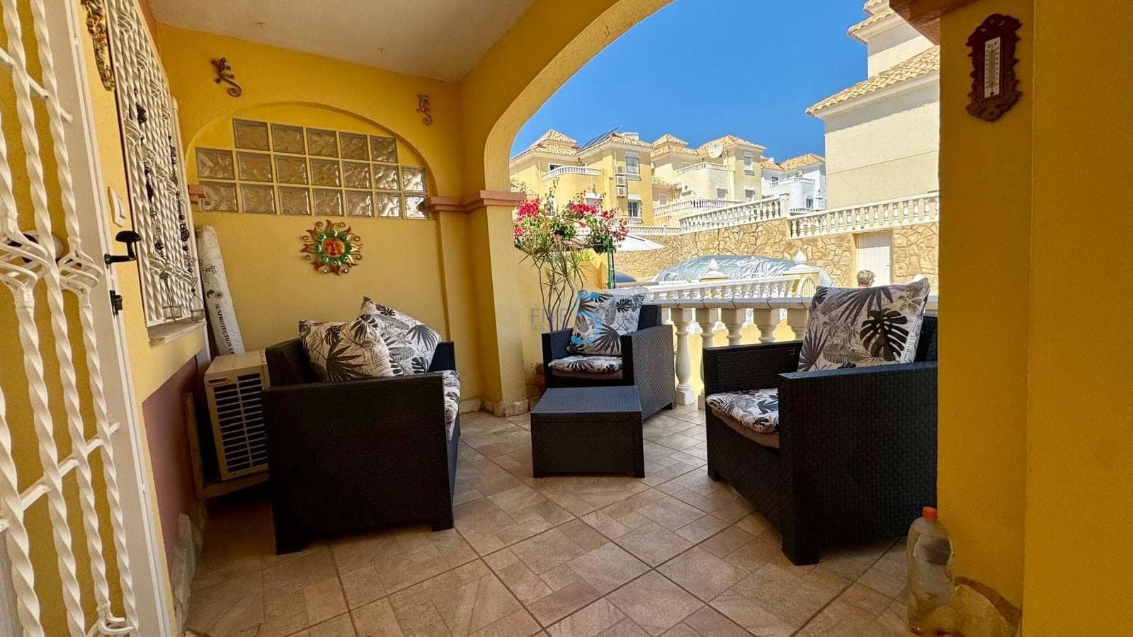 3 makuuhuone Huoneisto myytävänä paikassa Villamartin mukana uima-altaan 
autotalli - 165 000 € (Ref: 9154611)