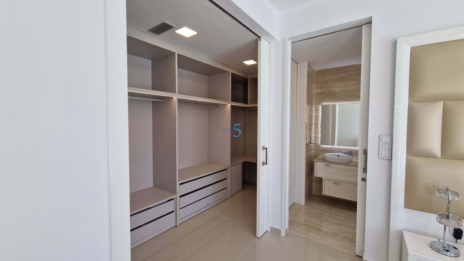 5 soverom Villa til salgs i San Miguel de Salinas med svømmebasseng - € 849 000 (Ref: 9158173)