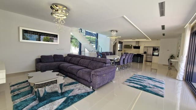 5 soverom Villa til salgs i San Miguel de Salinas med svømmebasseng - € 849 000 (Ref: 9158173)