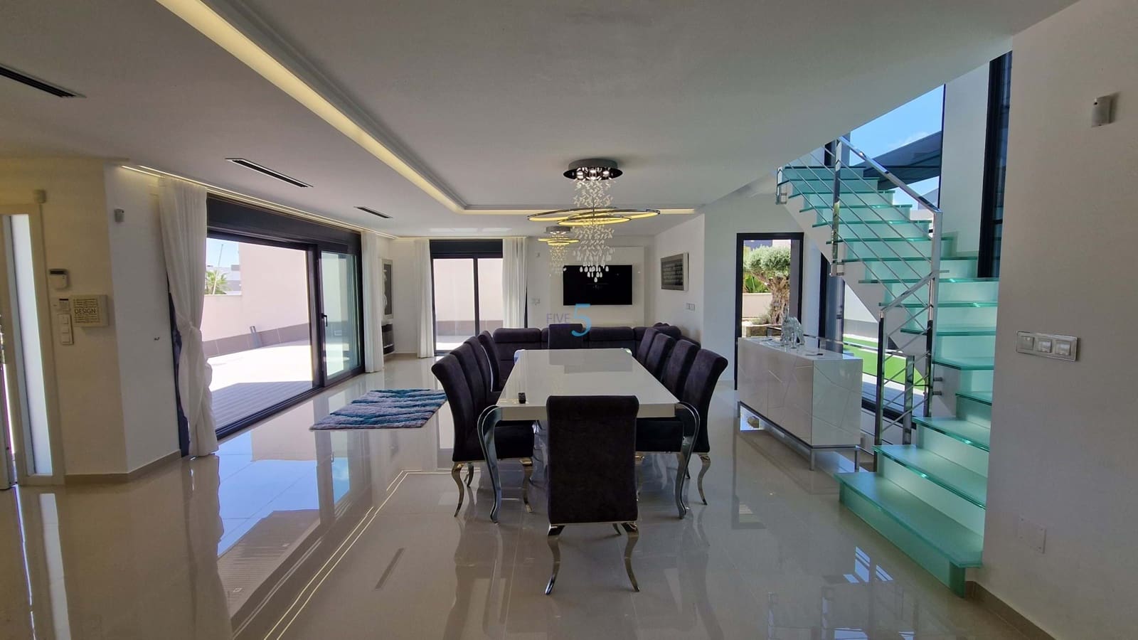 5 soverom Villa til salgs i San Miguel de Salinas med svømmebasseng - € 849 000 (Ref: 9158173)