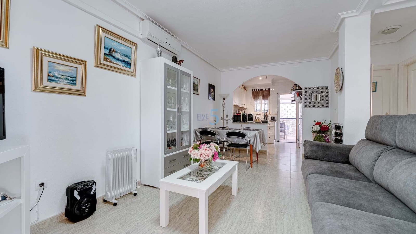 3 soveværelse Byhus til salg i Daya Nueva med swimmingpool - € 180.000 (Ref: 9161791)