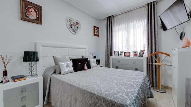 3 soveværelse Byhus til salg i Daya Nueva med swimmingpool - € 180.000 (Ref: 9161791)