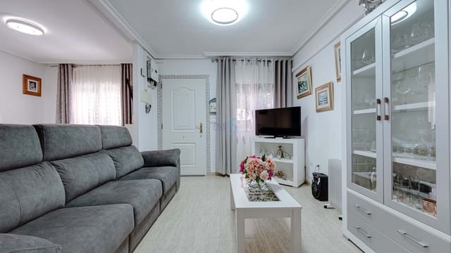 3 soveværelse Byhus til salg i Daya Nueva med swimmingpool - € 180.000 (Ref: 9161791)