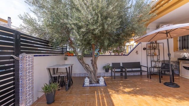 3 soveværelse Byhus til salg i Daya Nueva med swimmingpool - € 180.000 (Ref: 9161791)