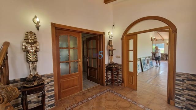 5 chambre Villa/Maison à vendre à Torrevieja avec piscine - 689 000 € (Ref: 9161792)