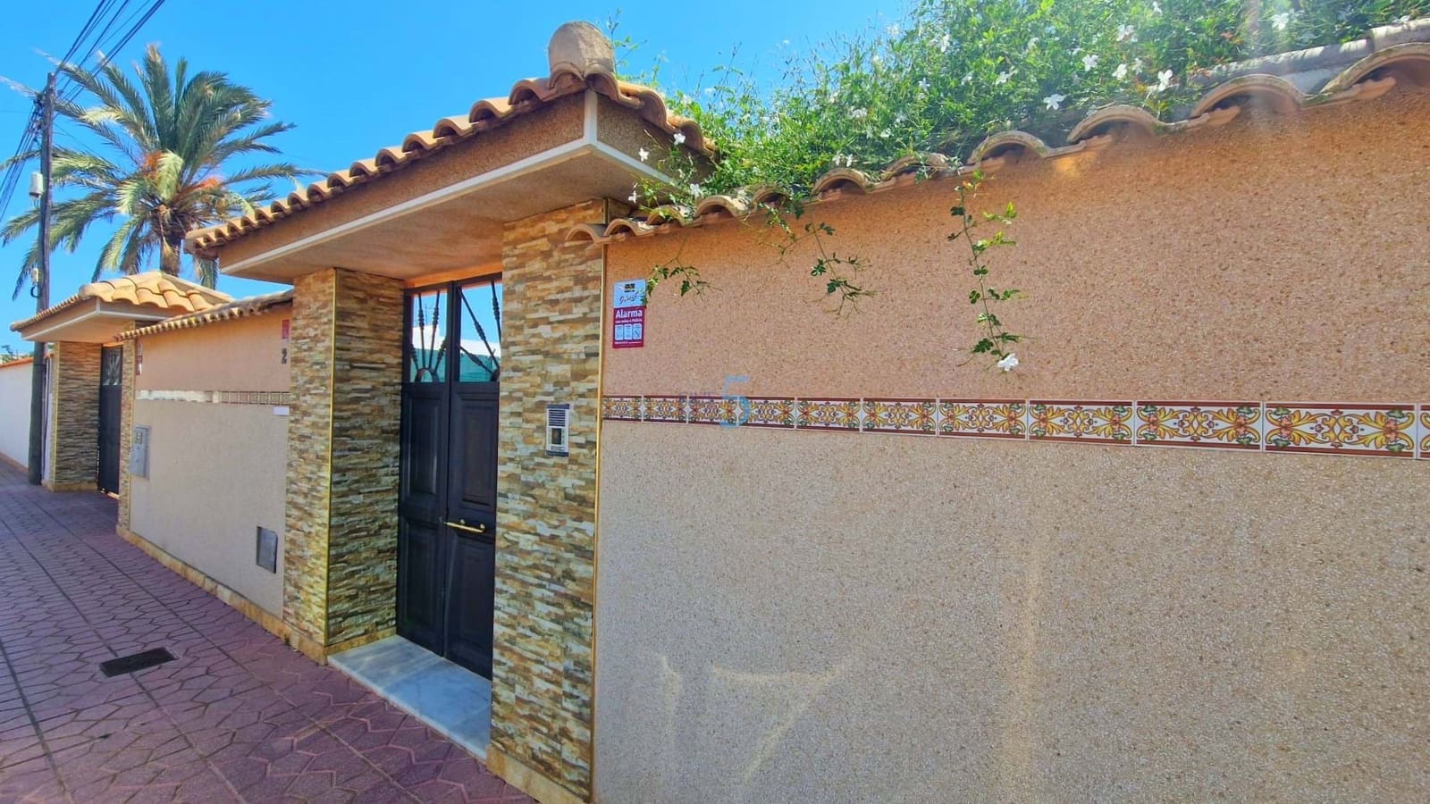 5 chambre Villa/Maison à vendre à Torrevieja avec piscine - 689 000 € (Ref: 9161792)