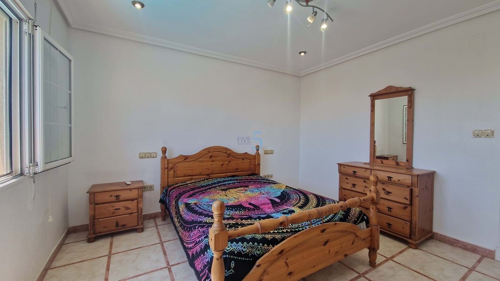 5 chambre Villa/Maison à vendre à Torrevieja avec piscine - 689 000 € (Ref: 9161792)