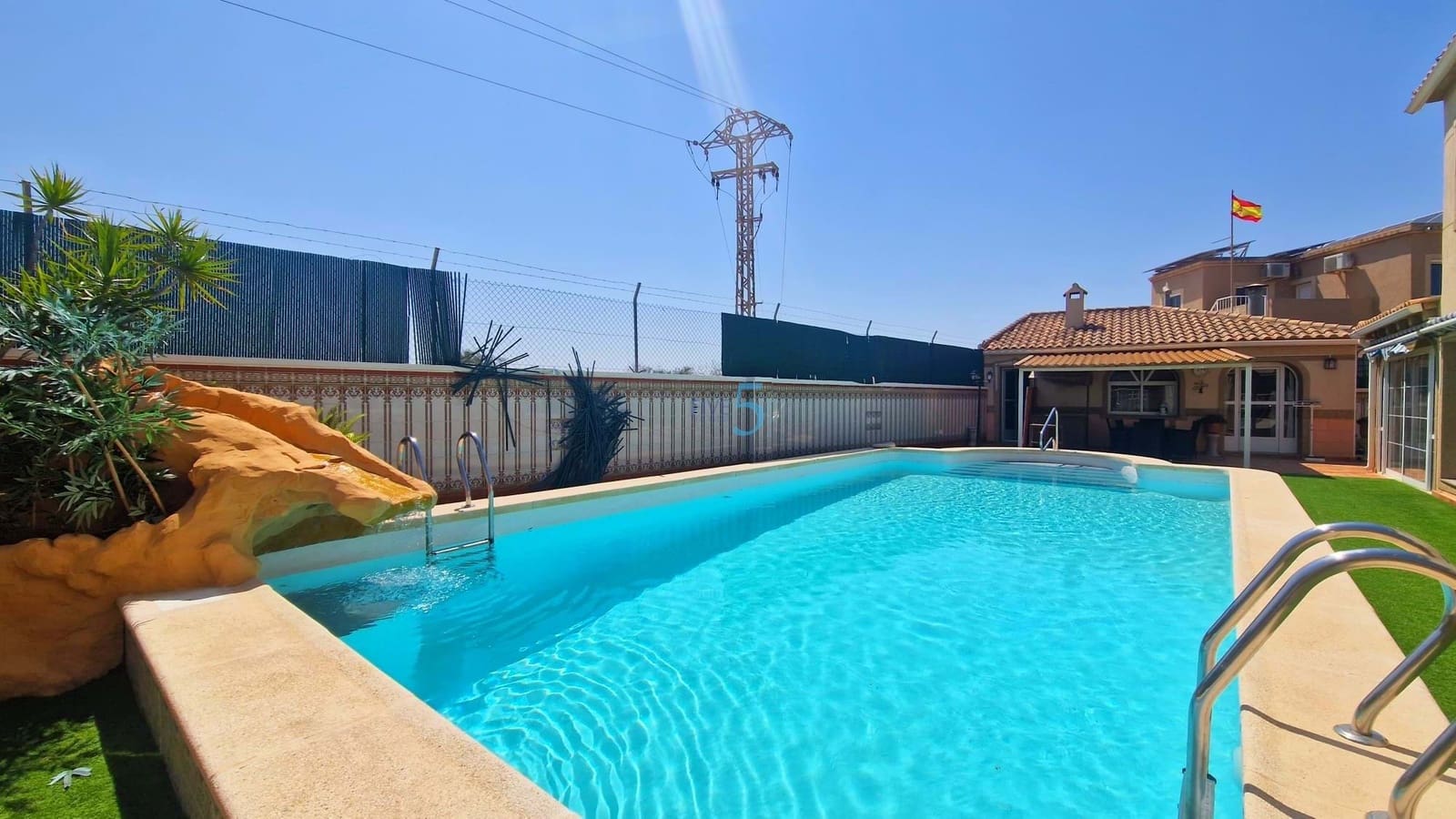 5 chambre Villa/Maison à vendre à Torrevieja avec piscine - 689 000 € (Ref: 9161792)