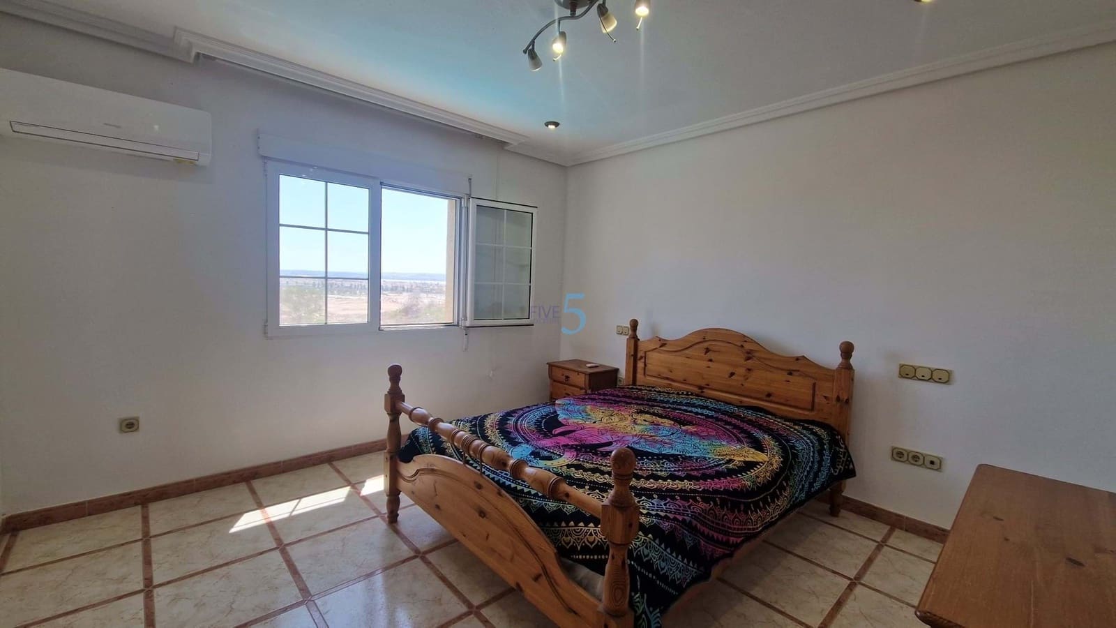 5 chambre Villa/Maison à vendre à Torrevieja avec piscine - 689 000 € (Ref: 9161792)