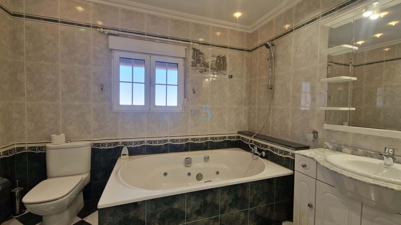 5 chambre Villa/Maison à vendre à Torrevieja avec piscine - 689 000 € (Ref: 9161792)