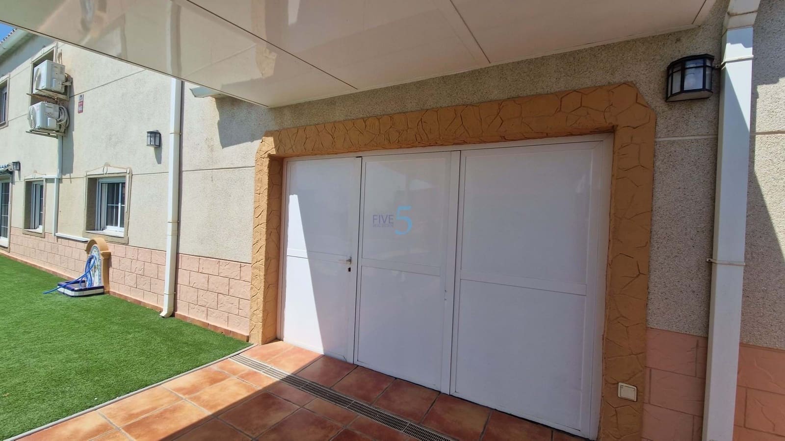 5 chambre Villa/Maison à vendre à Torrevieja avec piscine - 689 000 € (Ref: 9161792)