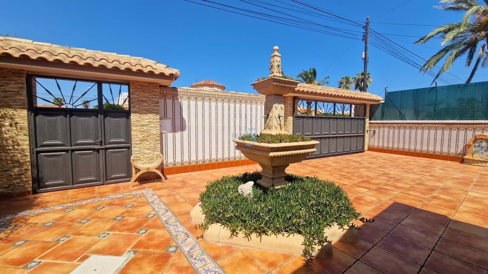 5 chambre Villa/Maison à vendre à Torrevieja avec piscine - 689 000 € (Ref: 9161792)