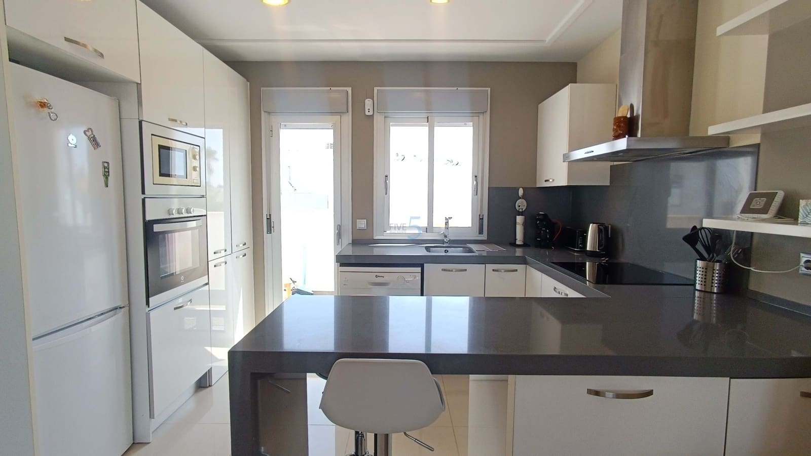 2 makuuhuone Huoneisto myytävänä paikassa Ciudad Quesada mukana uima-altaan 
autotalli - 219 995 € (Ref: 9163235)