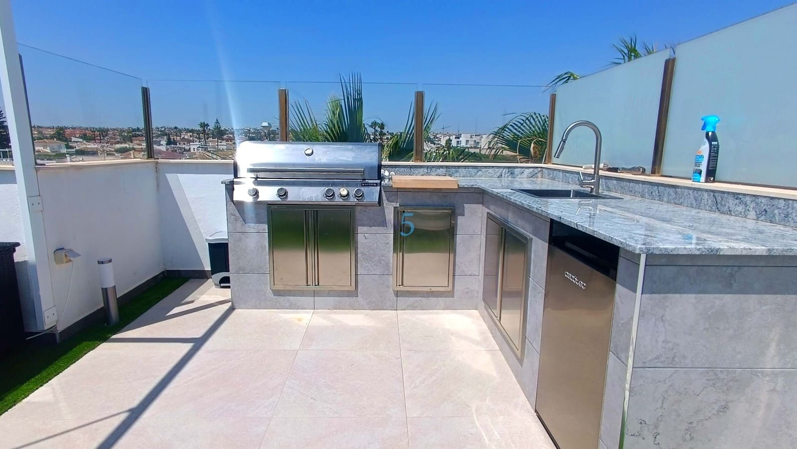 2 makuuhuone Huoneisto myytävänä paikassa Ciudad Quesada mukana uima-altaan 
autotalli - 219 995 € (Ref: 9163235)