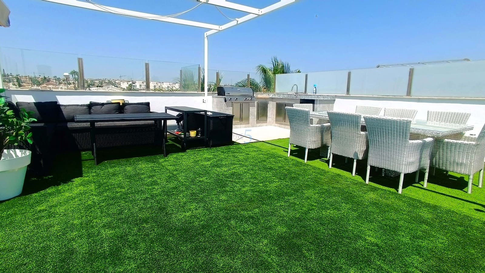 2 makuuhuone Huoneisto myytävänä paikassa Ciudad Quesada mukana uima-altaan 
autotalli - 219 995 € (Ref: 9163235)