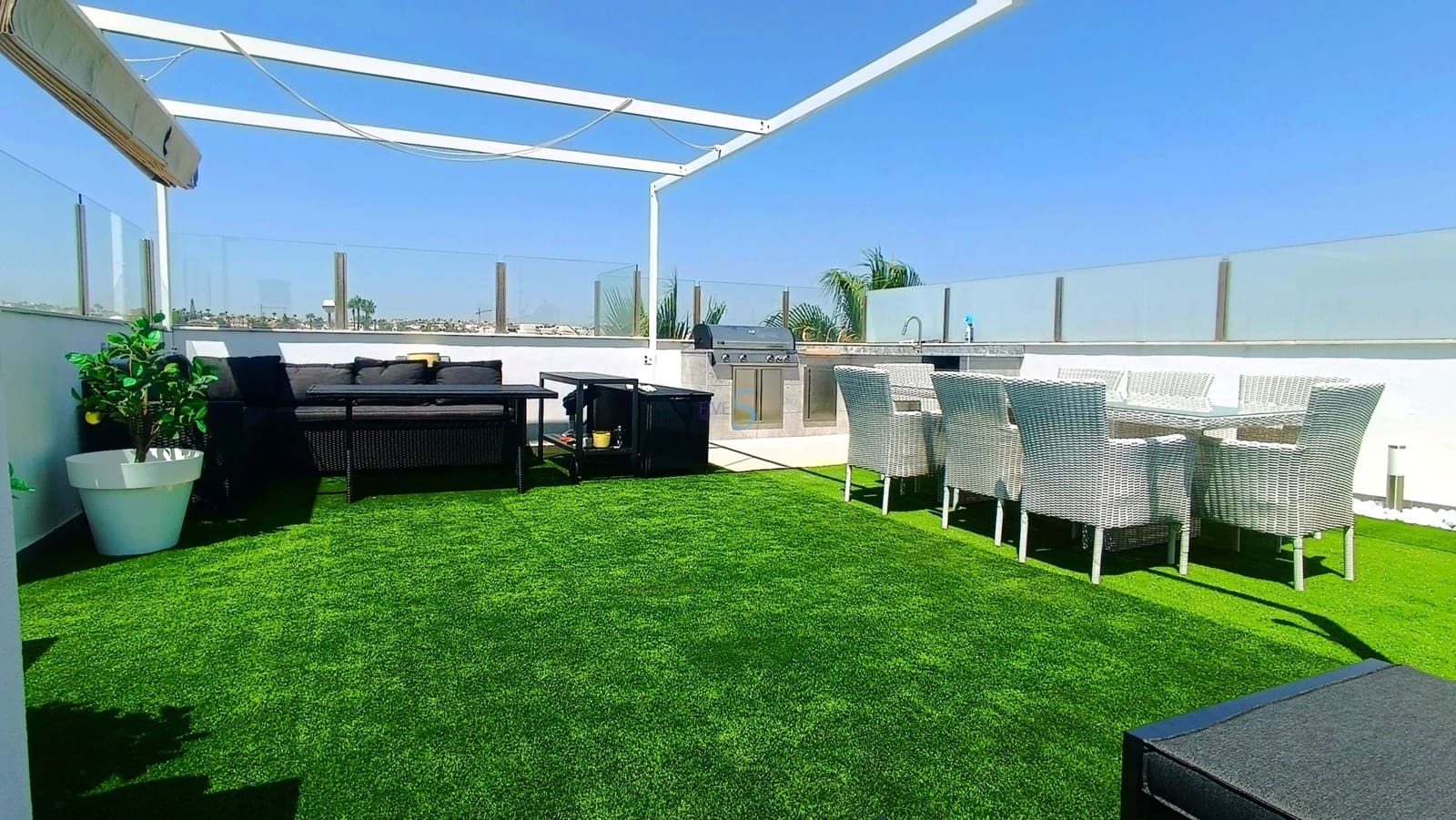 2 makuuhuone Huoneisto myytävänä paikassa Ciudad Quesada mukana uima-altaan 
autotalli - 219 995 € (Ref: 9163235)