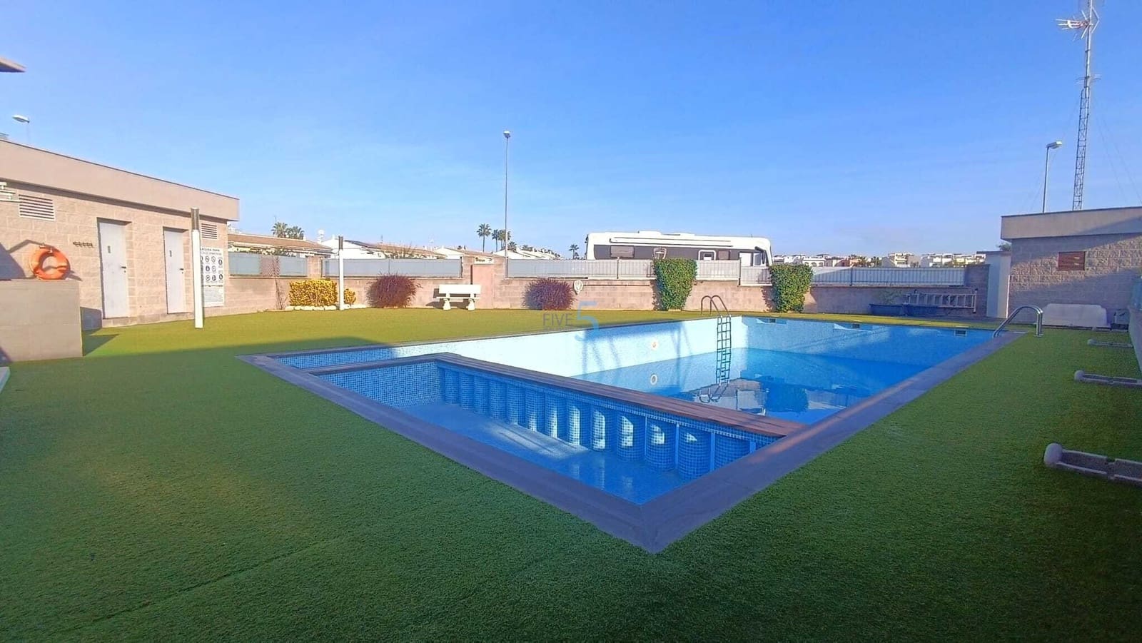 2 bedroom Apartment for sale in Ciudad Quesada with pool garage - € 219,995 (Ref: 9163235)