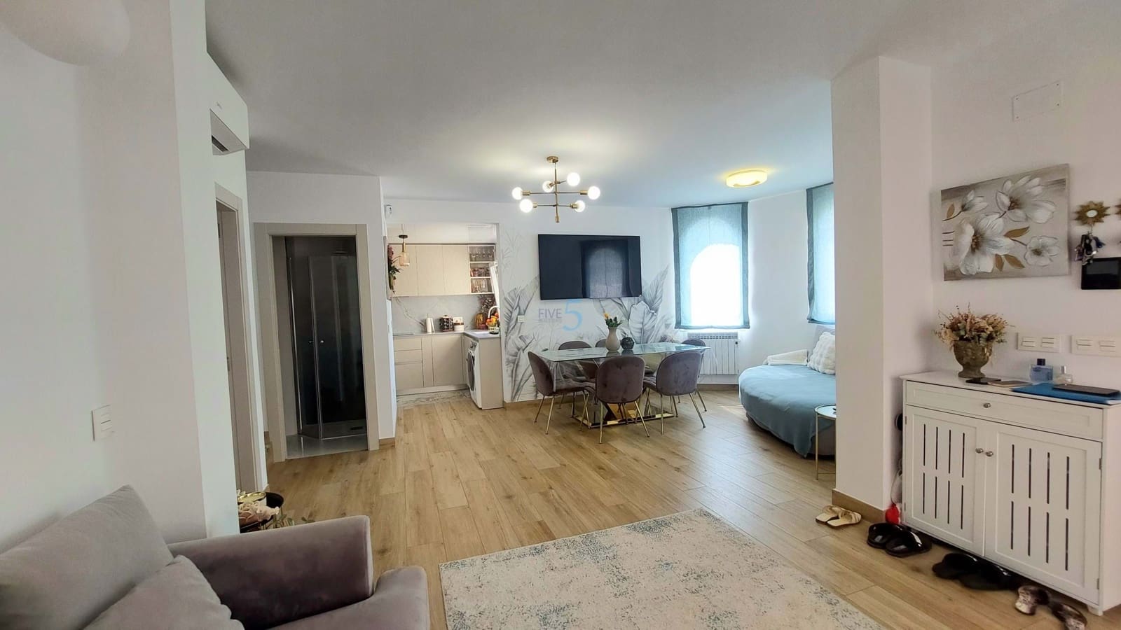 4 bedroom Villa for sale in Villamartin - € 460,000 (Ref: 9172063)