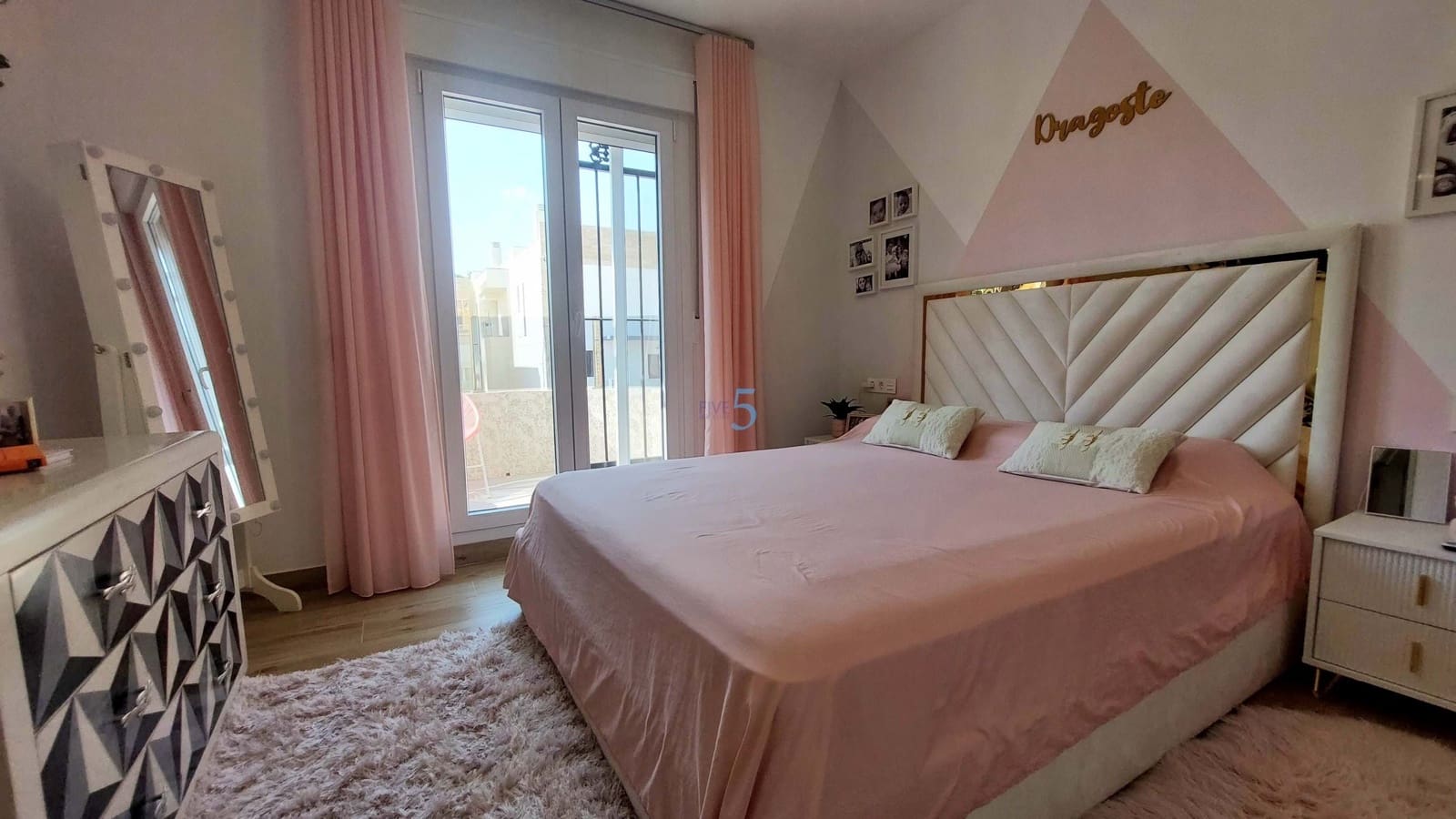 4 bedroom Villa for sale in Villamartin - € 460,000 (Ref: 9172063)