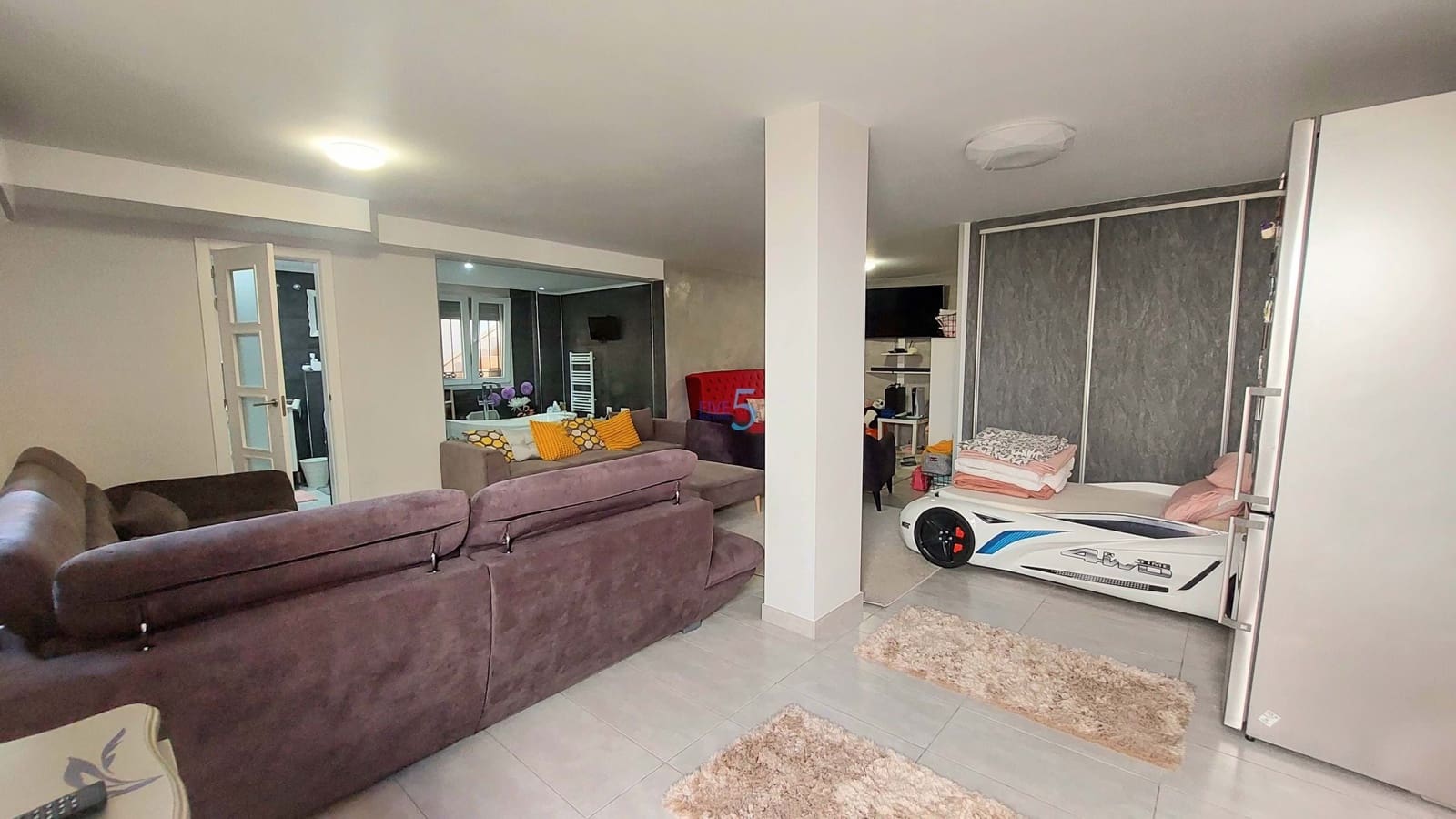 4 bedroom Villa for sale in Villamartin - € 460,000 (Ref: 9172063)