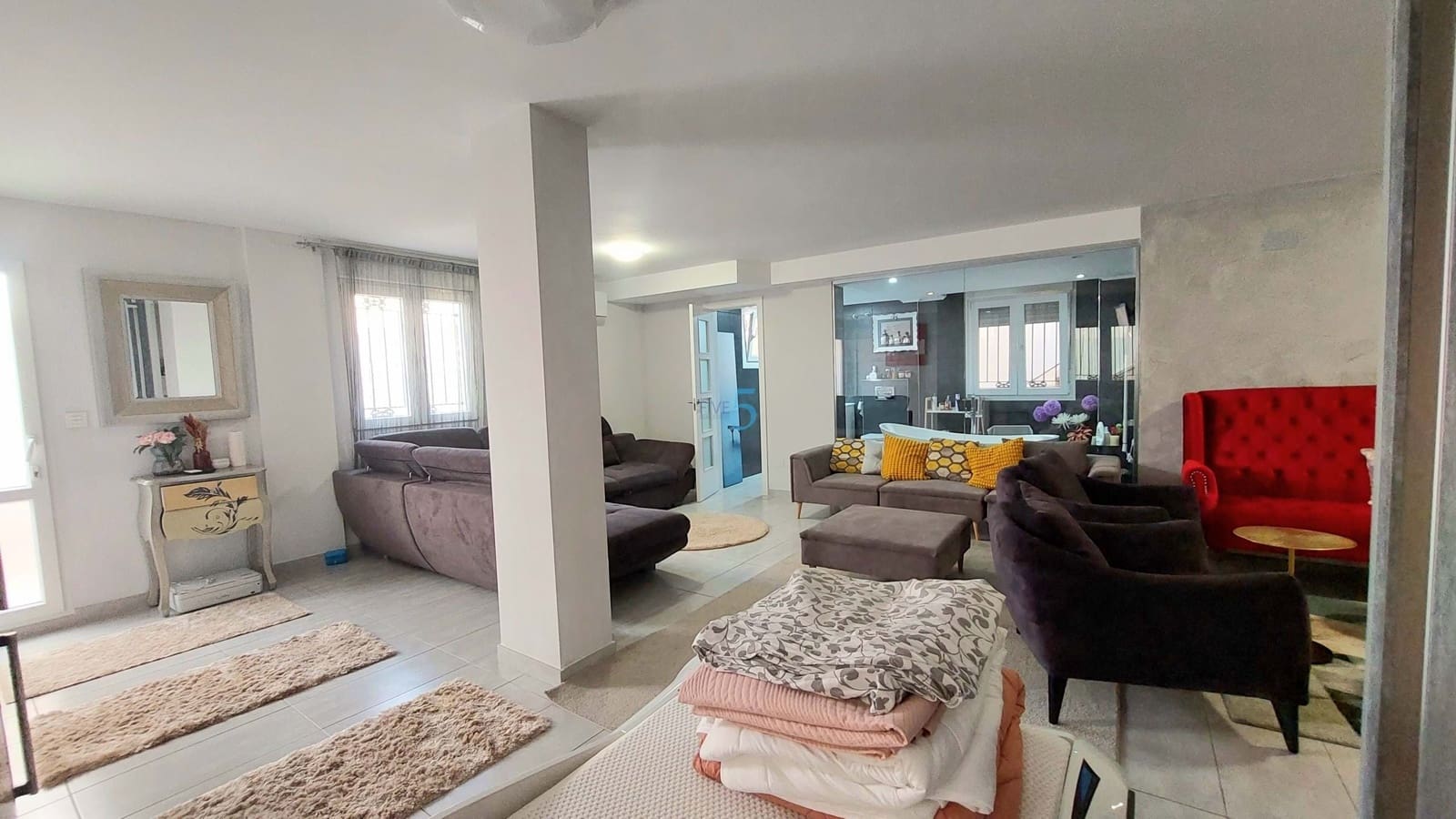 4 bedroom Villa for sale in Villamartin - € 460,000 (Ref: 9172063)