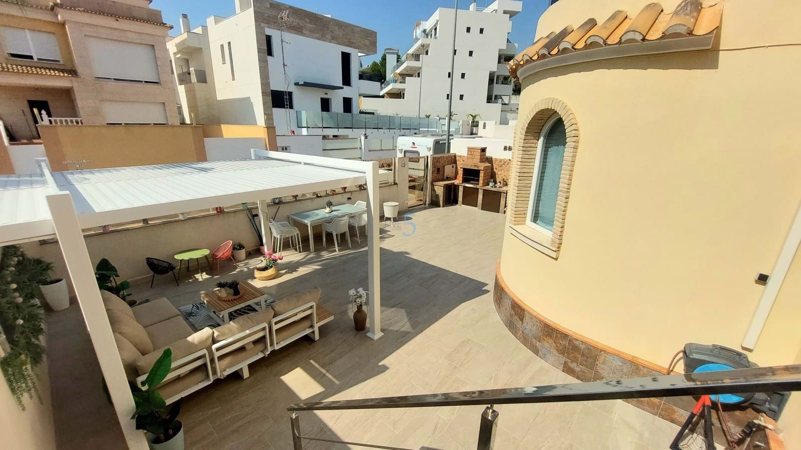 4 bedroom Villa for sale in Villamartin - € 460,000 (Ref: 9172063)