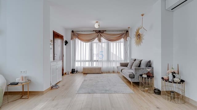 4 makuuhuone Huvila myytävänä paikassa Villamartin, Orihuela - 430 000 € (Ref: 9172063)