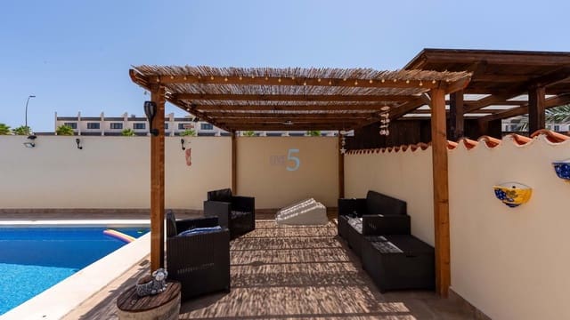 4 makuuhuone Huvila myytävänä paikassa Estrella de Mar, Cartagena mukana uima-altaan 
autotalli - 425 000 € (Ref: 9172349)