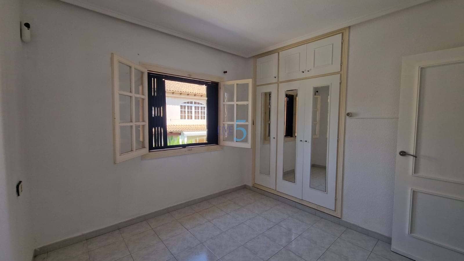 2 soverom Villa til salgs i Torrevieja med svømmebasseng - € 167 500 (Ref: 9172423)