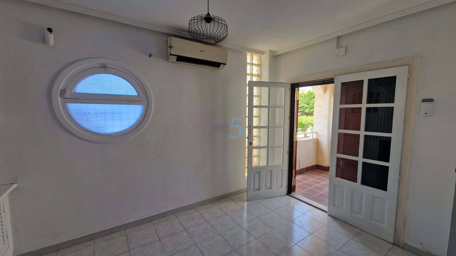 2 soverom Villa til salgs i Torrevieja med svømmebasseng - € 167 500 (Ref: 9172423)