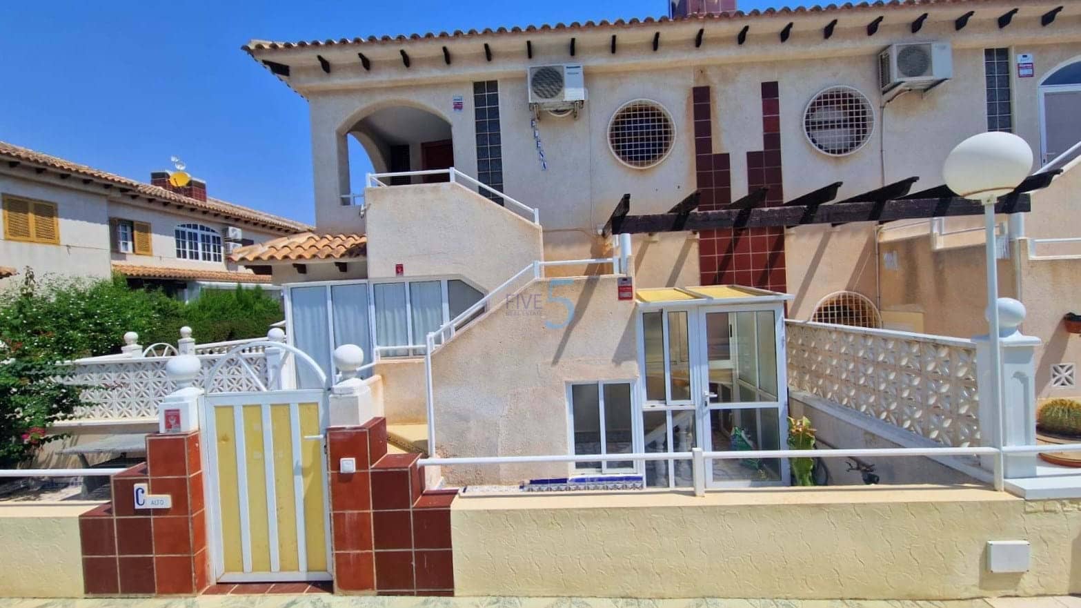 2 soverom Villa til salgs i Torrevieja med svømmebasseng - € 167 500 (Ref: 9172423)