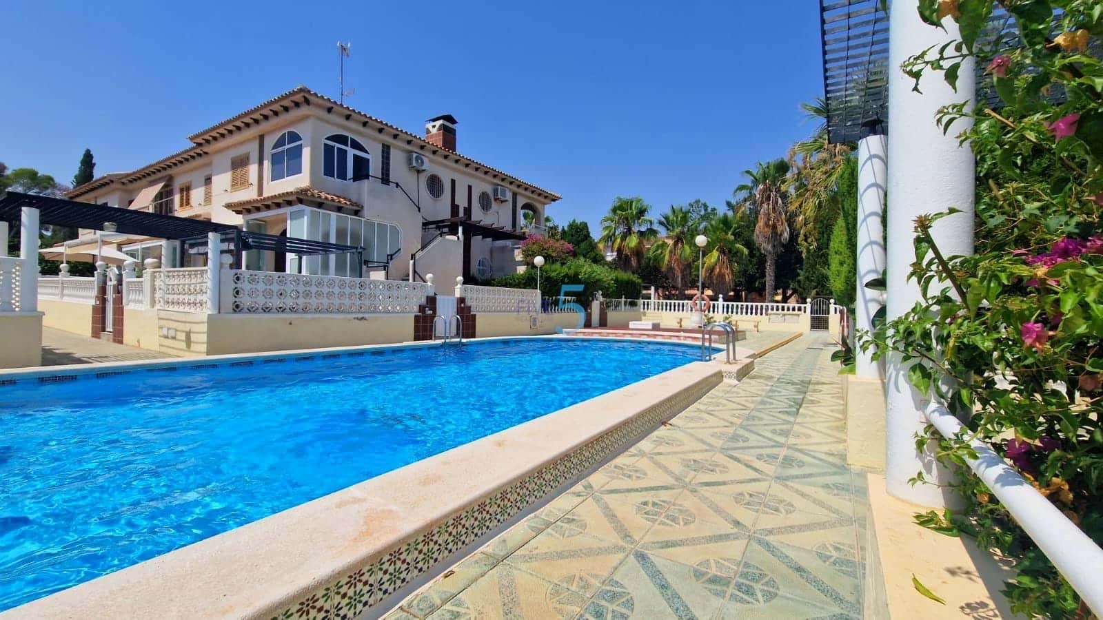 2 soverom Villa til salgs i Torrevieja med svømmebasseng - € 167 500 (Ref: 9172423)