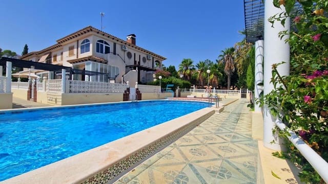 2 soverom Villa til salgs i Torrevieja med svømmebasseng - € 167 500 (Ref: 9172423)
