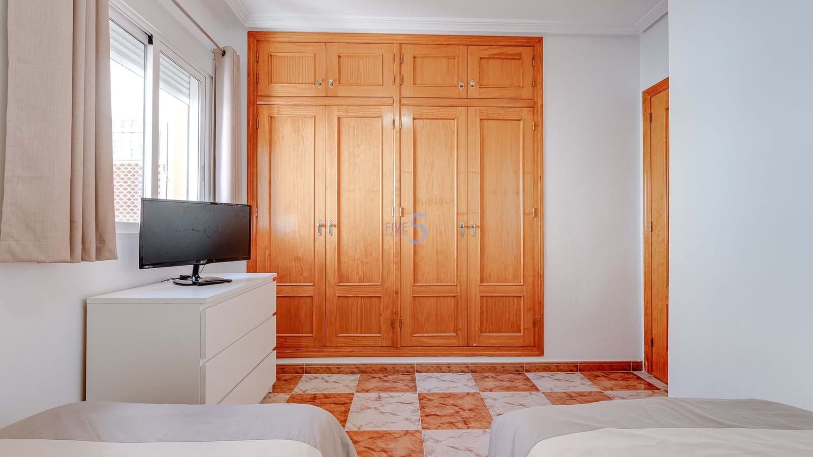 Apartamento de 2 habitaciones en Villamartin en venta con piscina garaje - 139.000 € (Ref: 9176988)