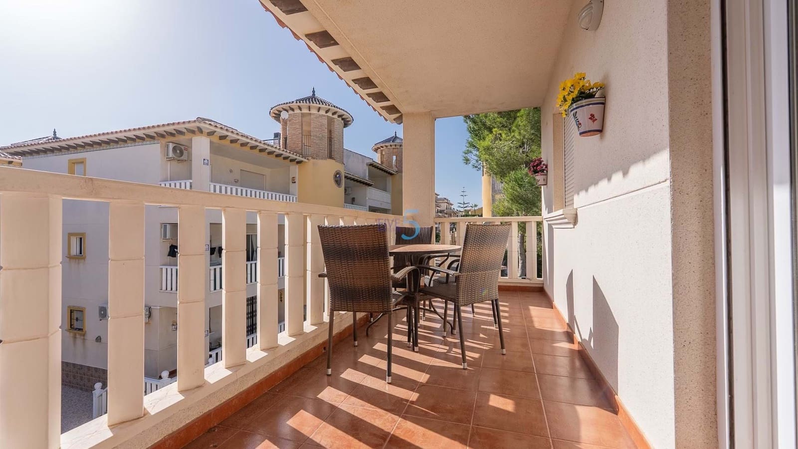 Apartamento de 2 habitaciones en Villamartin en venta con piscina garaje - 139.000 € (Ref: 9176988)