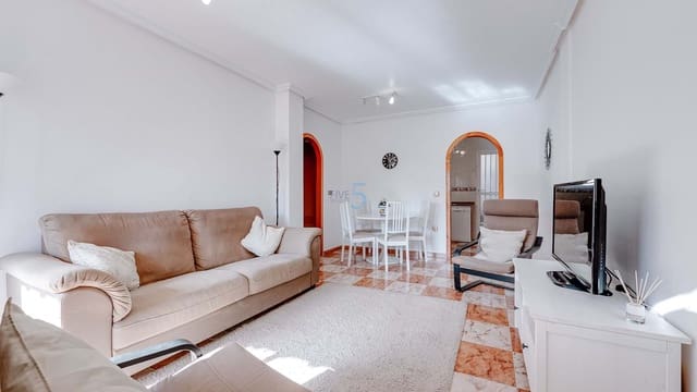 Apartamento de 2 habitaciones en Villamartin, Orihuela en venta con piscina garaje - 139.000 € (Ref: 9176988)