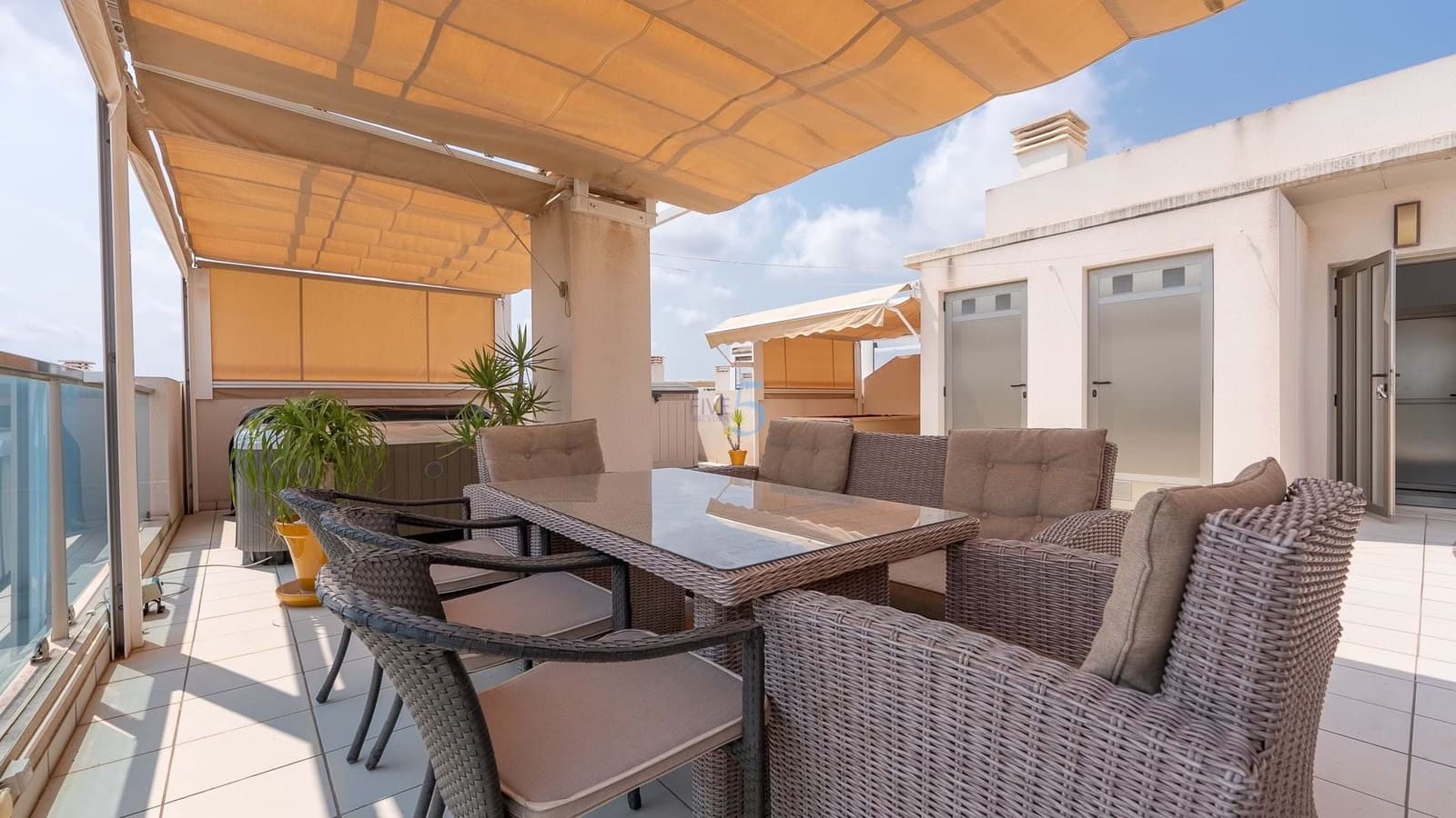 3 quarto Apartamento para venda em Ciudad Quesada com piscina garagem - 325 000 € (Ref: 9177452)