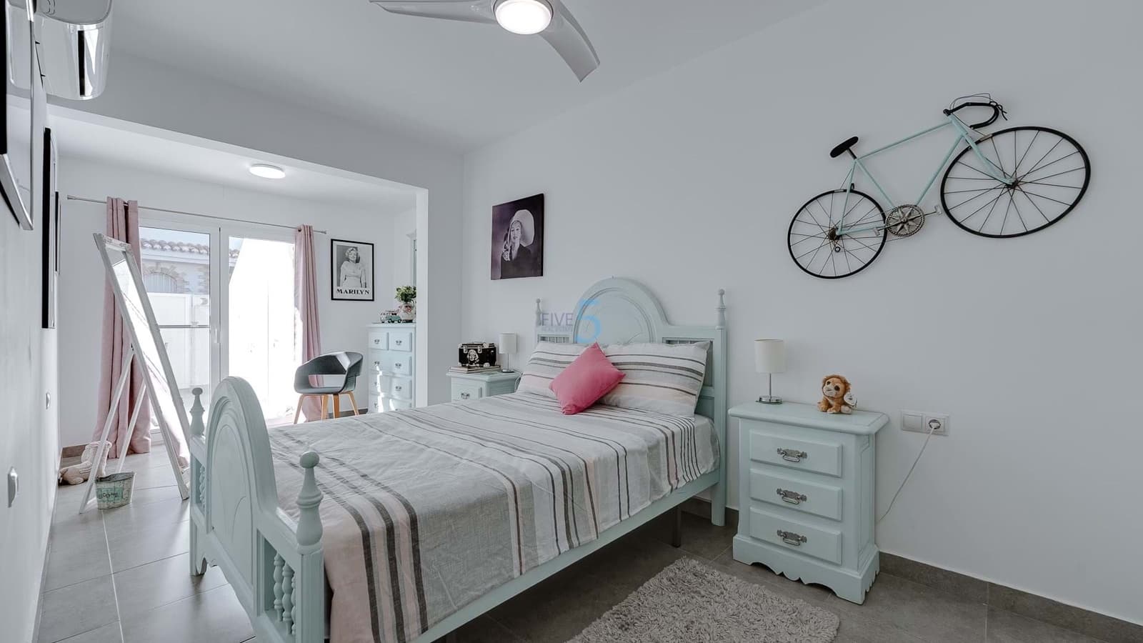 4 soveværelse Villa til salg i Estrella de Mar med swimmingpool - € 320.000 (Ref: 9180620)