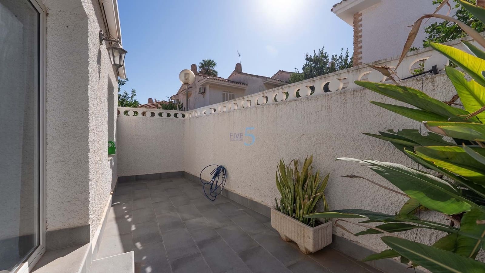 4 soveværelse Villa til salg i Estrella de Mar med swimmingpool - € 320.000 (Ref: 9180620)