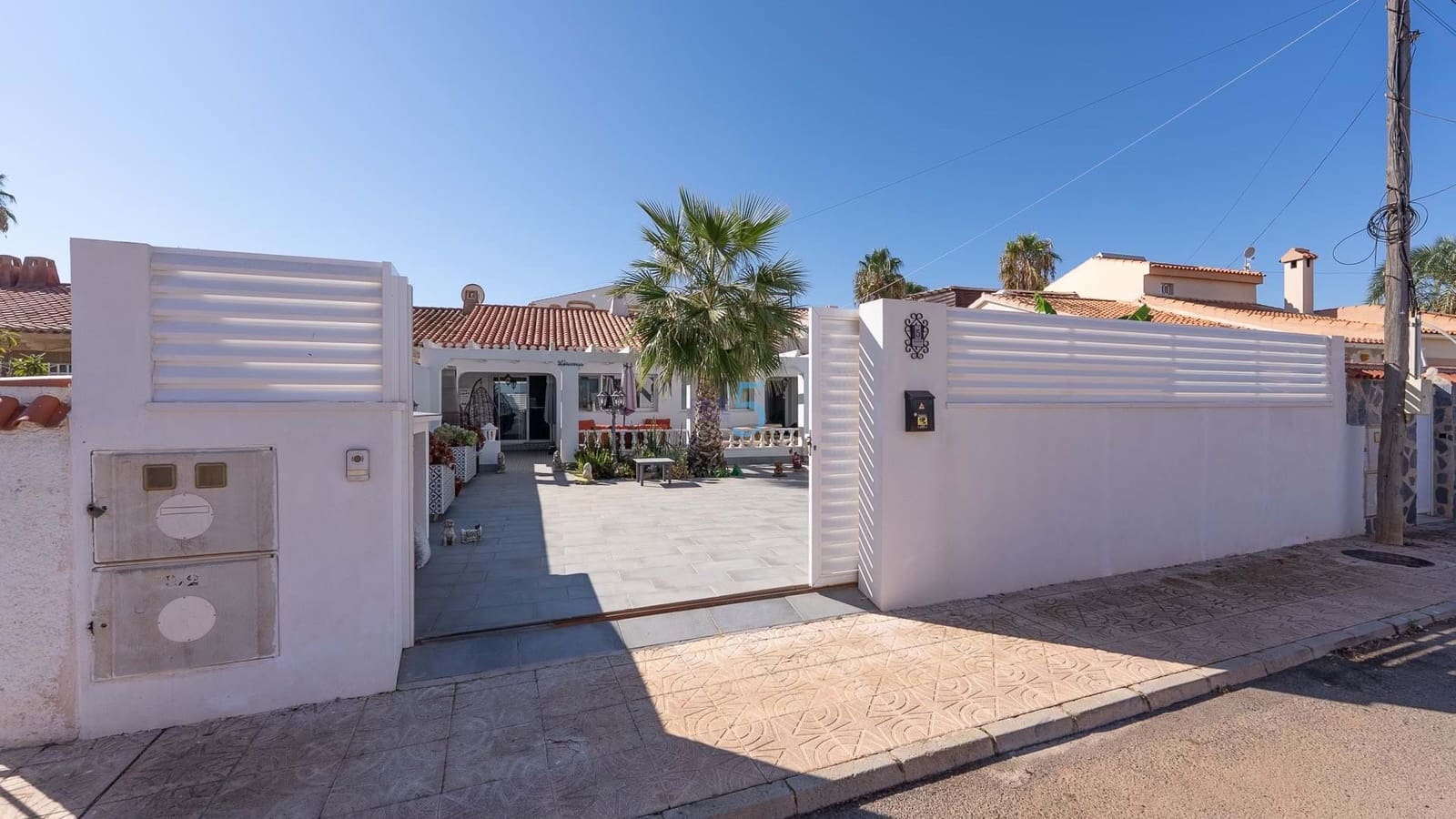 4 soveværelse Villa til salg i Estrella de Mar med swimmingpool - € 320.000 (Ref: 9180620)