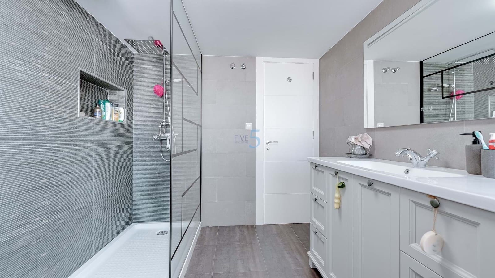 4 soveværelse Villa til salg i Estrella de Mar med swimmingpool - € 320.000 (Ref: 9180620)