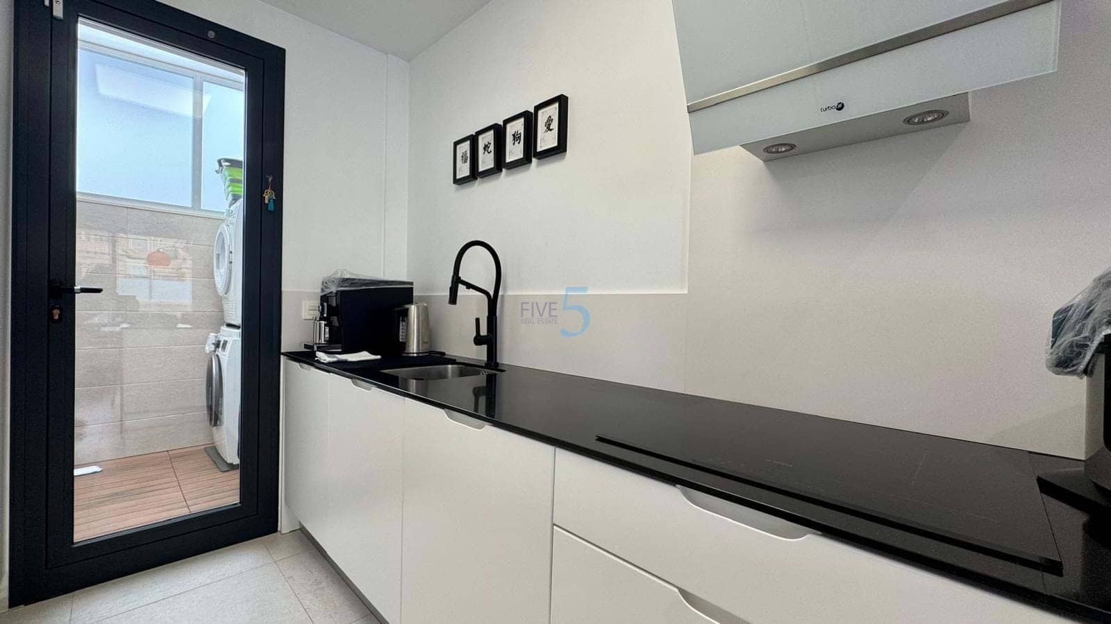 3 soveværelse Byhus til salg i Villamartin med swimmingpool garage - € 349.999 (Ref: 9181840)