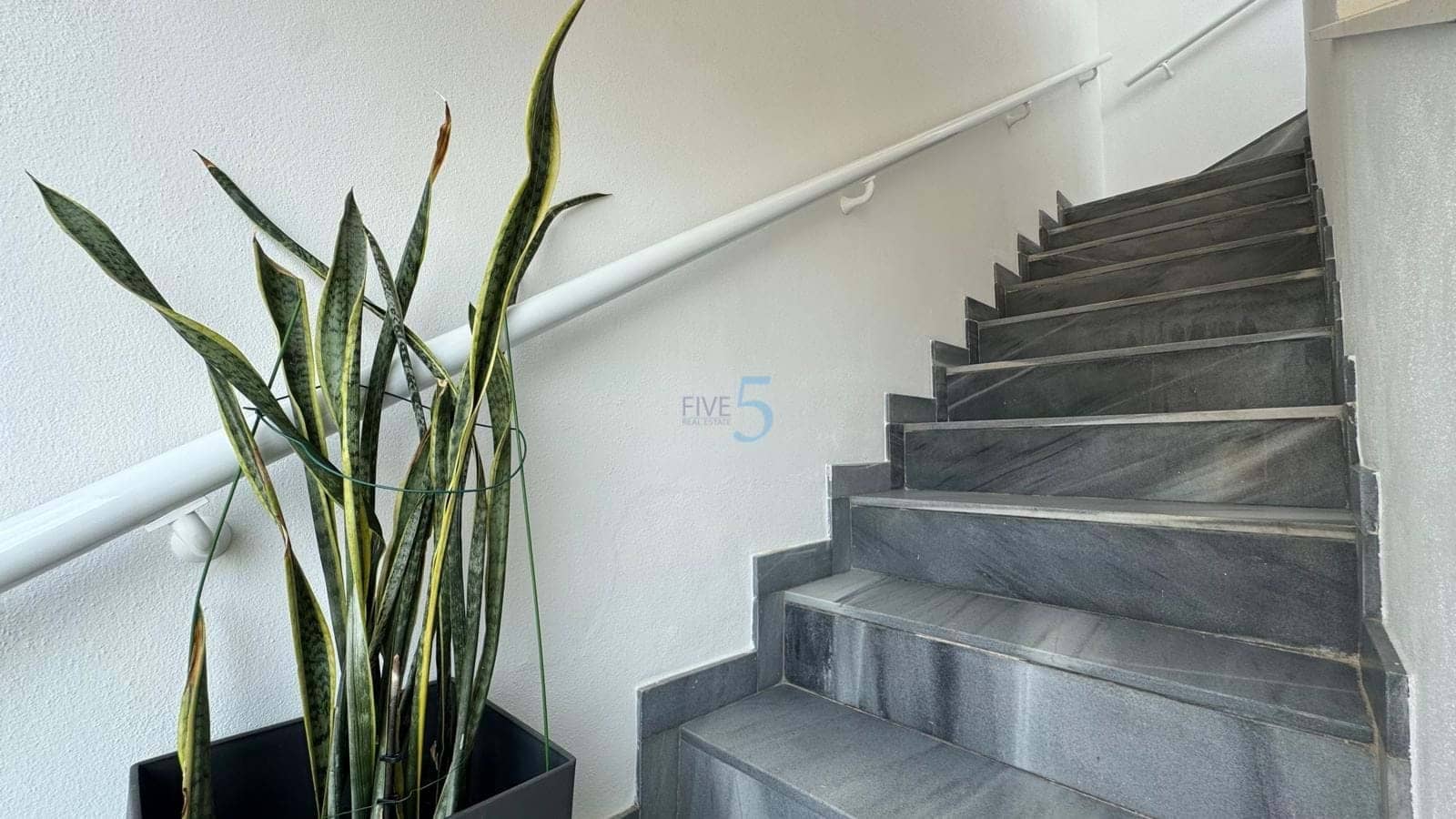 3 soveværelse Byhus til salg i Villamartin med swimmingpool garage - € 349.999 (Ref: 9181840)