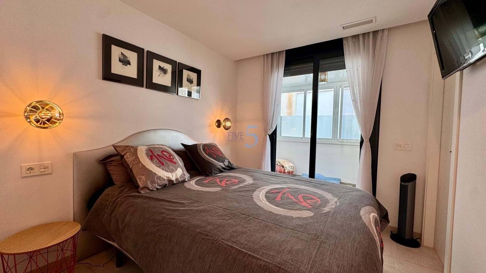 3 soveværelse Byhus til salg i Villamartin med swimmingpool garage - € 349.999 (Ref: 9181840)